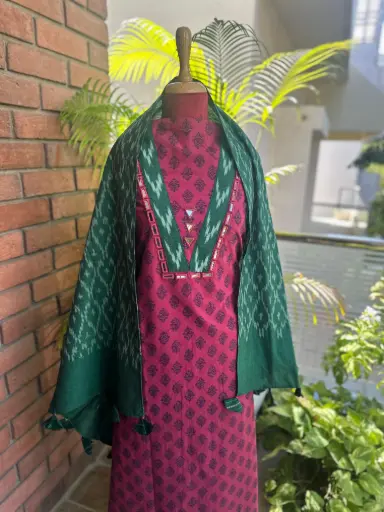 Pink Mirror work Kurta with Ikkat Stole